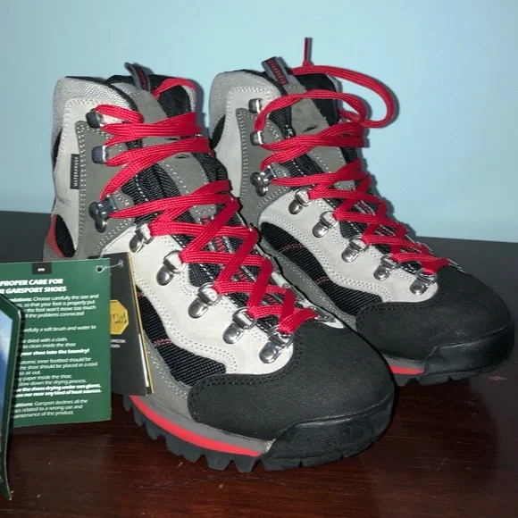 NWT_Women's Hiking Boots WATERPROOF_NWT - Picture 7 of 14
